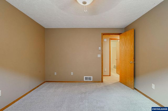 5892 Cobalt Lp SE, Salem, OR 97306