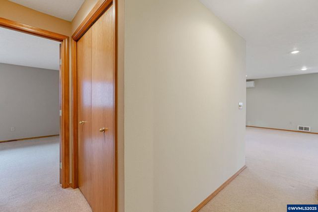 5892 Cobalt Lp SE, Salem, OR 97306