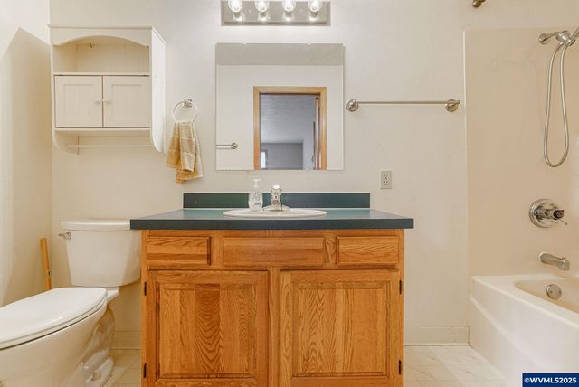 5892 Cobalt Lp SE, Salem, OR 97306