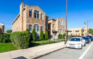 6140 W Gunnison Street 3, Chicago, IL 60630