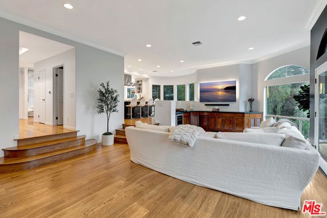 4102 Cachalote Street, Woodland Hills (los Angeles), CA 91364