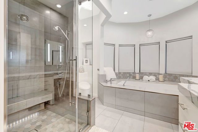 4102 Cachalote Street, Woodland Hills (los Angeles), CA 91364