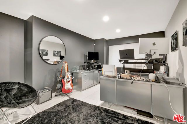4102 Cachalote Street, Woodland Hills (los Angeles), CA 91364