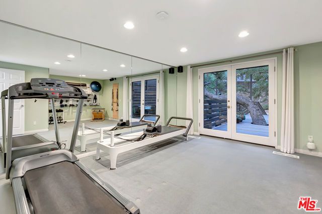 4102 Cachalote Street, Woodland Hills (los Angeles), CA 91364