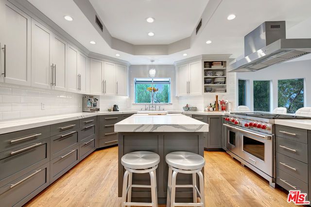 4102 Cachalote Street, Woodland Hills (los Angeles), CA 91364