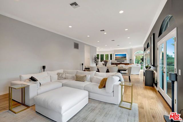 4102 Cachalote Street, Woodland Hills (los Angeles), CA 91364
