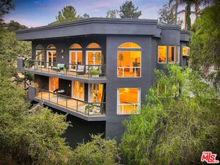 4102 Cachalote Street, Woodland Hills (los Angeles), CA 91364