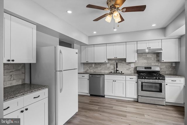 23 BLUE JAY DR, Clementon, NJ 08021