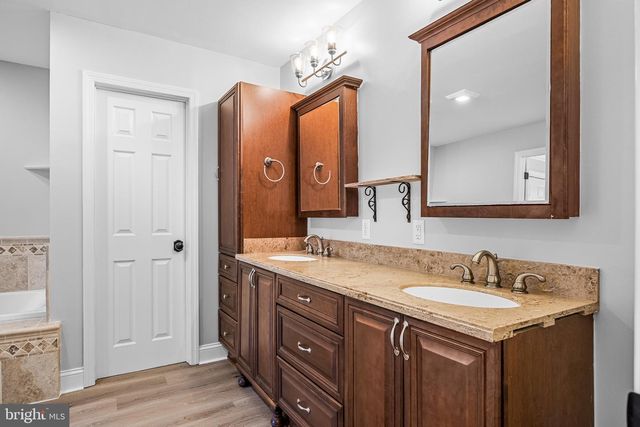 23 BLUE JAY DR, Clementon, NJ 08021