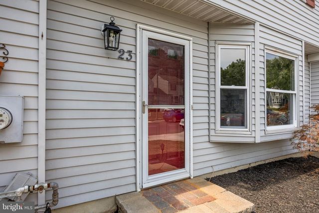 23 BLUE JAY DR, Clementon, NJ 08021