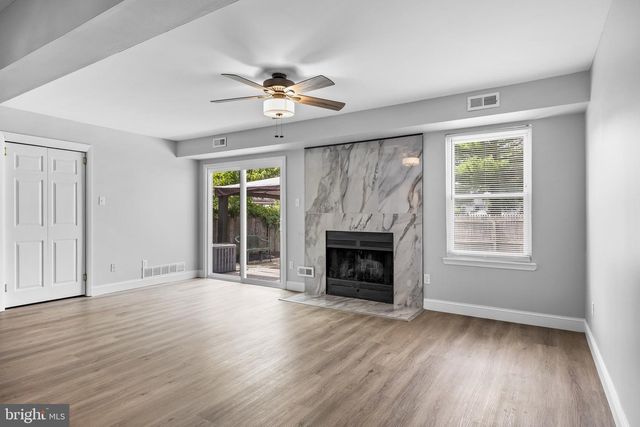 23 BLUE JAY DR, Clementon, NJ 08021
