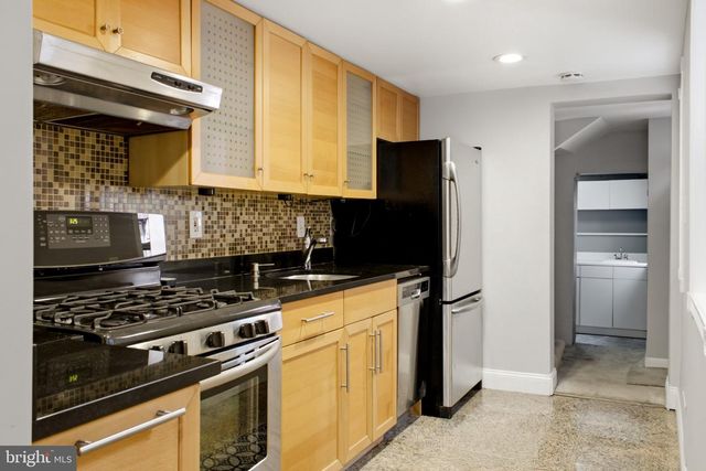 420 S REGESTER, Baltimore, MD 21231