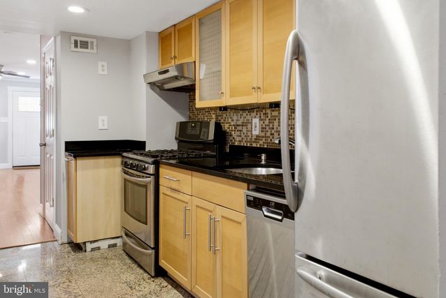 420 S REGESTER, Baltimore, MD 21231