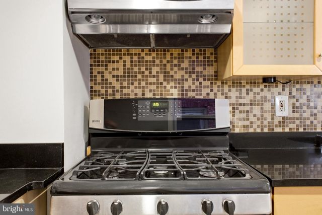 420 S REGESTER, Baltimore, MD 21231