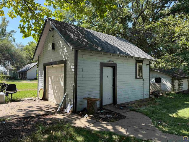 505 SE Fairfax ST, Topeka, KS 66607