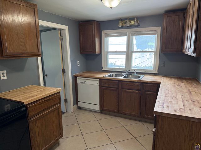 505 SE Fairfax ST, Topeka, KS 66607