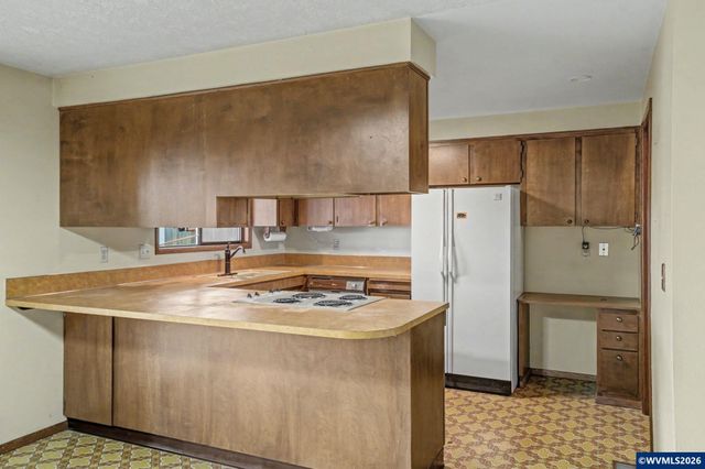 4260 Barrett St S, Salem, OR 97302