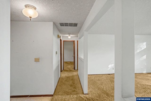 4260 Barrett St S, Salem, OR 97302