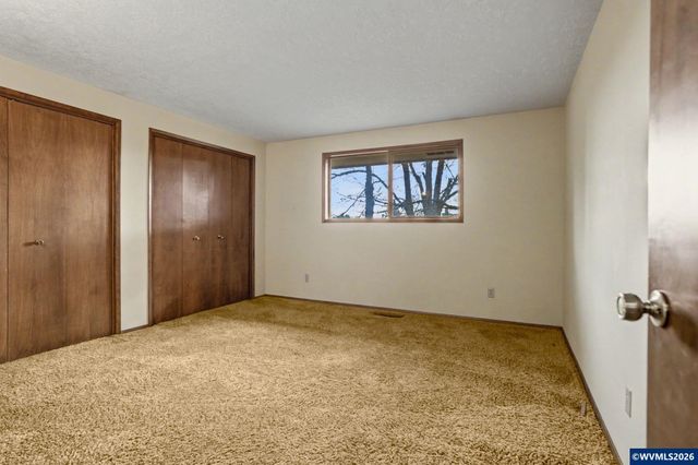 4260 Barrett St S, Salem, OR 97302