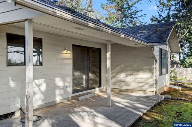 4260 Barrett St S, Salem, OR 97302