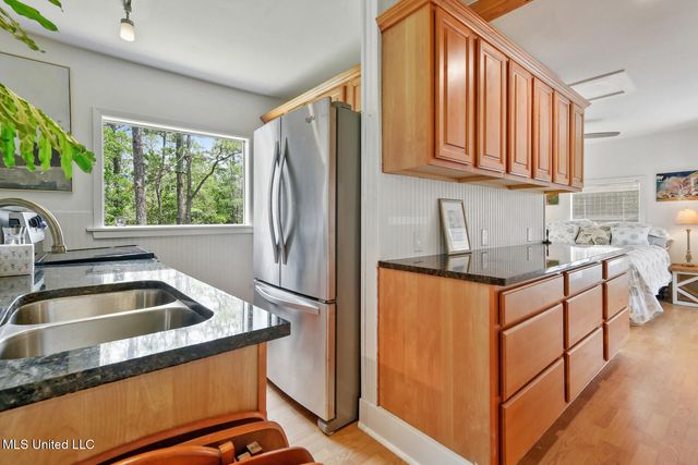 10091 River Drive, Bay Saint Louis, MS 39520