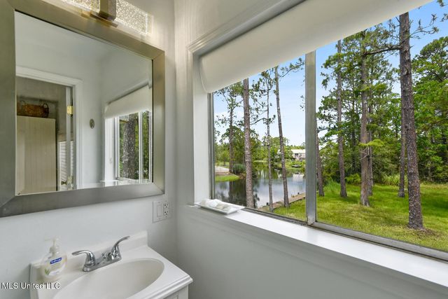 10091 River Drive, Bay Saint Louis, MS 39520