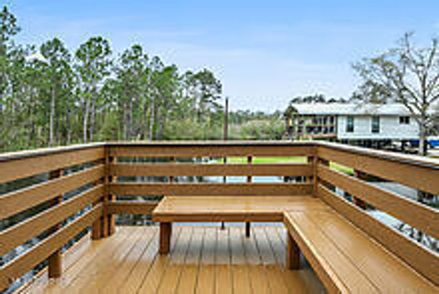 10091 River Drive, Bay Saint Louis, MS 39520