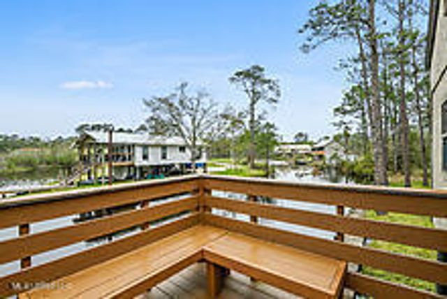 10091 River Drive, Bay Saint Louis, MS 39520