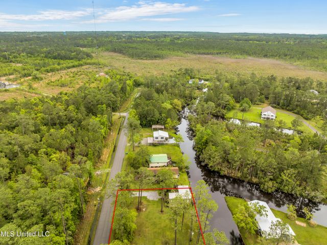 10091 River Drive, Bay Saint Louis, MS 39520