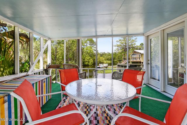 10091 River Drive, Bay Saint Louis, MS 39520