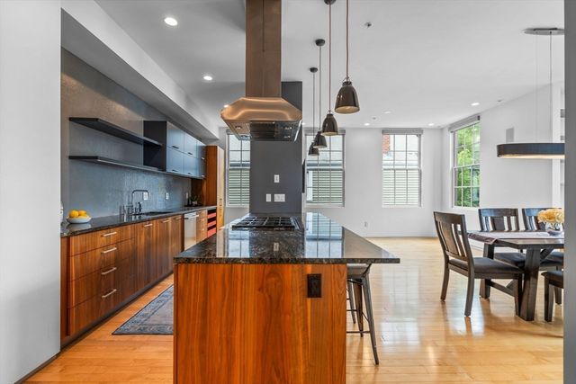 618 East 2nd St 2, Boston, MA 02127