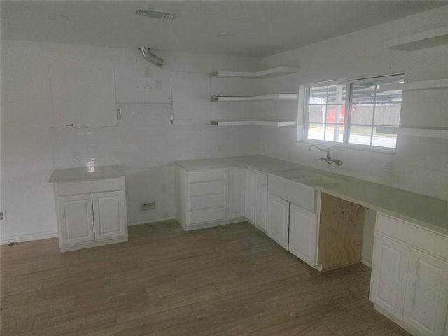 7834 Bayless Drive, Houston, TX 77017