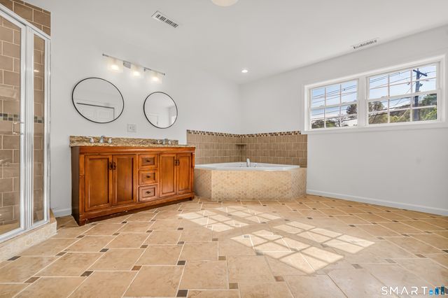 1770 Stratfield Road, Fairfield, CT 06825