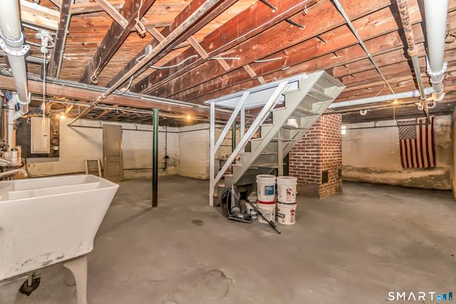 1770 Stratfield Road, Fairfield, CT 06825