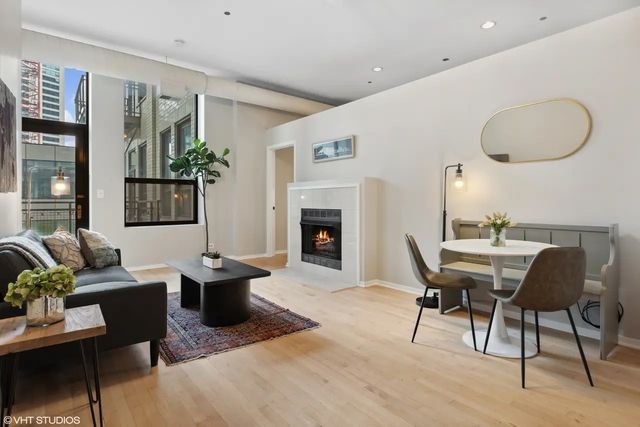 910 S Michigan Avenue 816, Chicago, IL 60605