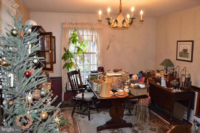 8 ELK CIR, New Providence, PA 17560