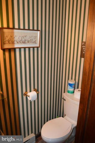 8 ELK CIR, New Providence, PA 17560