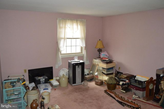 8 ELK CIR, New Providence, PA 17560