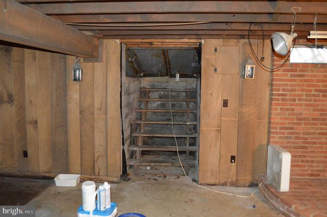 8 ELK CIR, New Providence, PA 17560