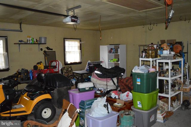 8 ELK CIR, New Providence, PA 17560