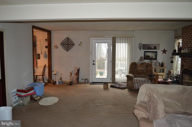 8 ELK CIR, New Providence, PA 17560