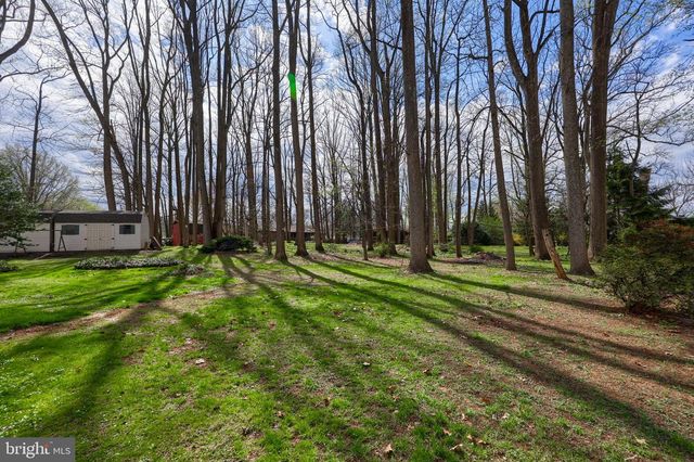8 ELK CIR, New Providence, PA 17560