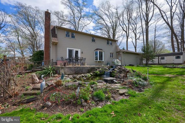 8 ELK CIR, New Providence, PA 17560