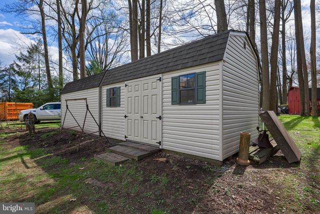 8 ELK CIR, New Providence, PA 17560