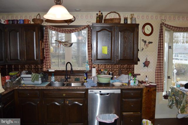 8 ELK CIR, New Providence, PA 17560