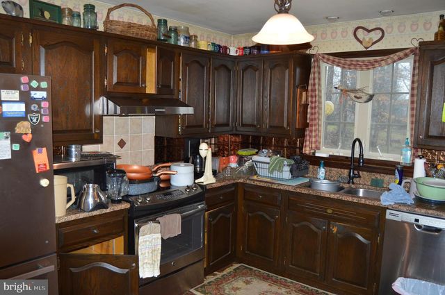 8 ELK CIR, New Providence, PA 17560