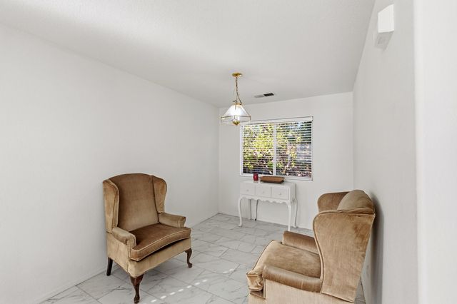 527 Saddle Blanket Trail SW, Albuquerque, NM 87121