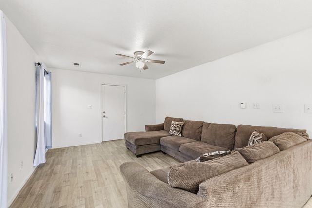 527 Saddle Blanket Trail SW, Albuquerque, NM 87121