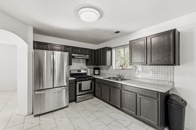 527 Saddle Blanket Trail SW, Albuquerque, NM 87121
