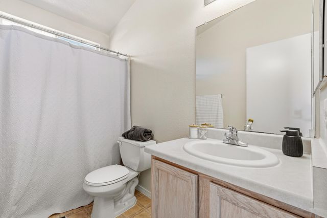 527 Saddle Blanket Trail SW, Albuquerque, NM 87121
